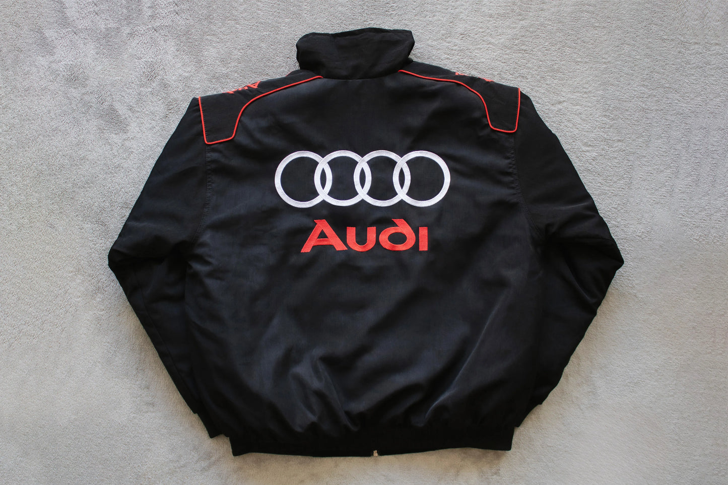 „Audi Racing“ striukė – automobilių sporto įkvėptas F1 stilius