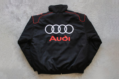 „Audi Racing“ striukė – automobilių sporto įkvėptas F1 stilius