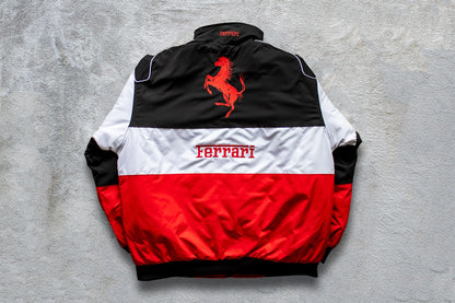 Ferrari lenktyninė striukė