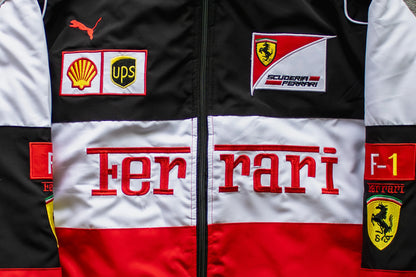 Ferrari lenktyninė striukė